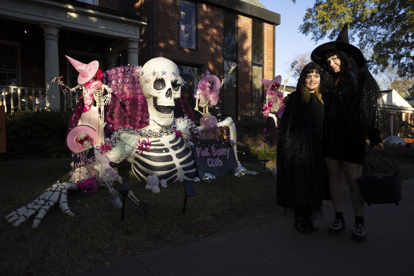 PHOTOS Trickortreating in Richmond on Hanover Ave.