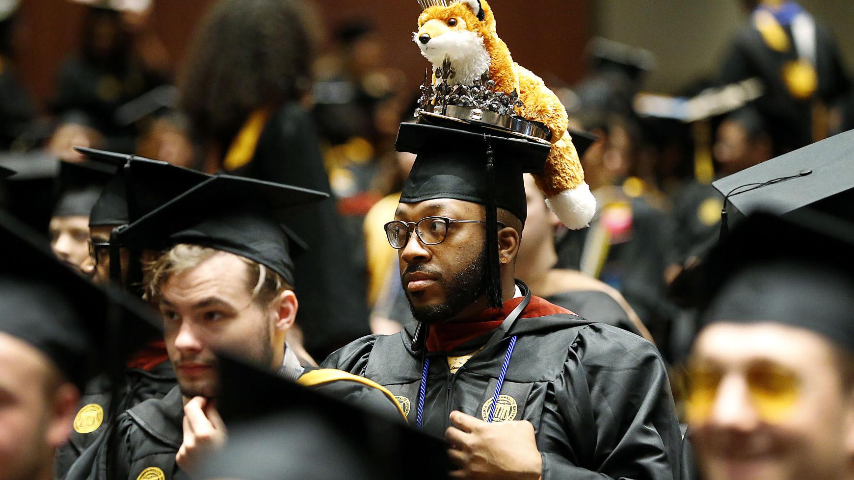 Outdoor Graduations In Virginia Can Have Up To 5 000 People Attend This Spring Northam Announces Education Richmond Com Vcu Graduation May 2022