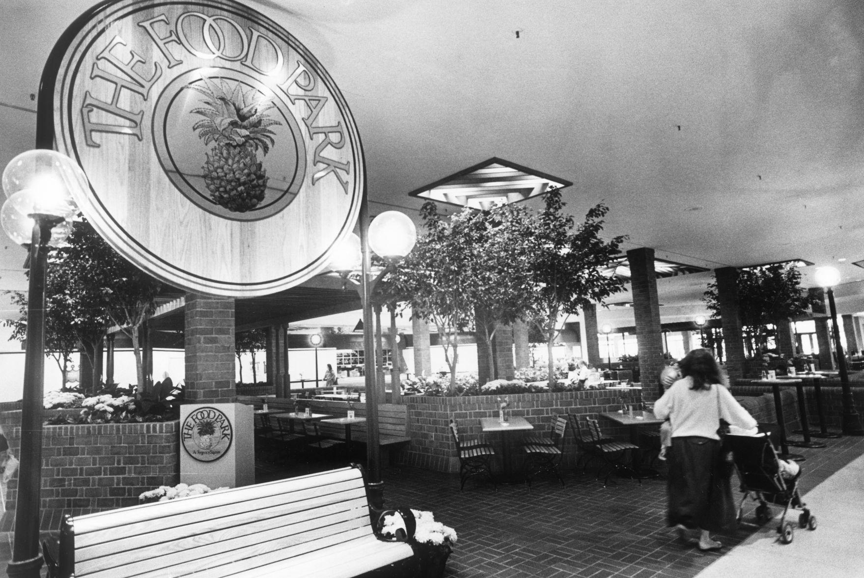 17 archive photos of Regency Mall in VA