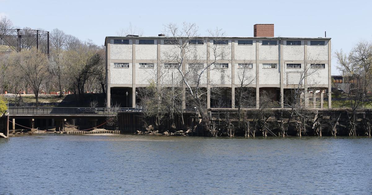 Richmond wants to redevelop vacant waterfront warehouse