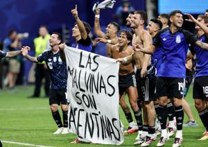 SOCCER-WORLDCUP-ENG-ARG/