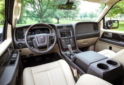 2017 Lincoln Navigator Richmond Drives Vehicle Features 2017 Lincoln Navigator