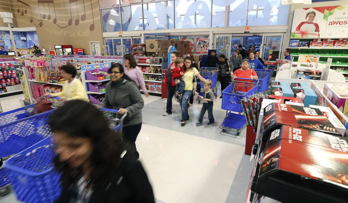 Toys R Us to close or sell all 800 of its U.S. stores ...
