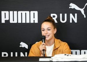 April 28, 2023; Columbus, Ohio, USA;  World Champion track athlete Abby Steiner appeared at Fleet Feet Lewis Center on Friday