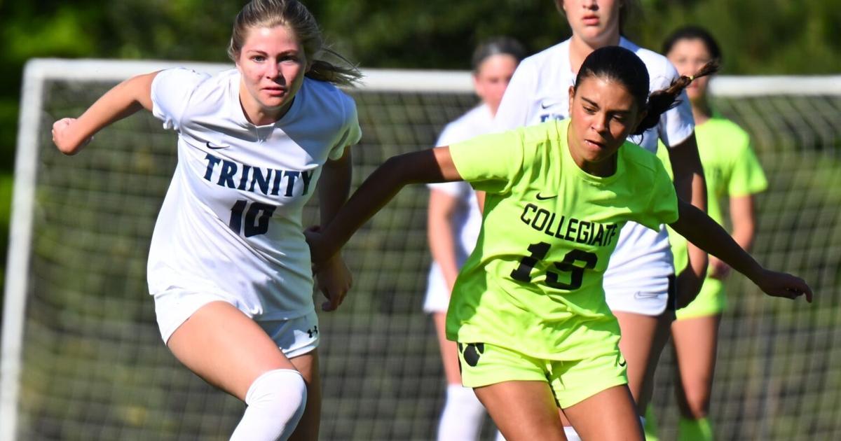 Fotos: Collegiate Mädchenfußball besiegt Trinity Episcopal