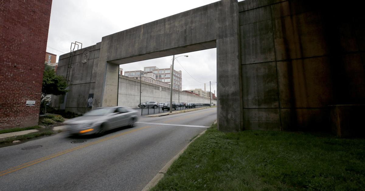 Richmond closes downtown floodwall until 'water recedes'