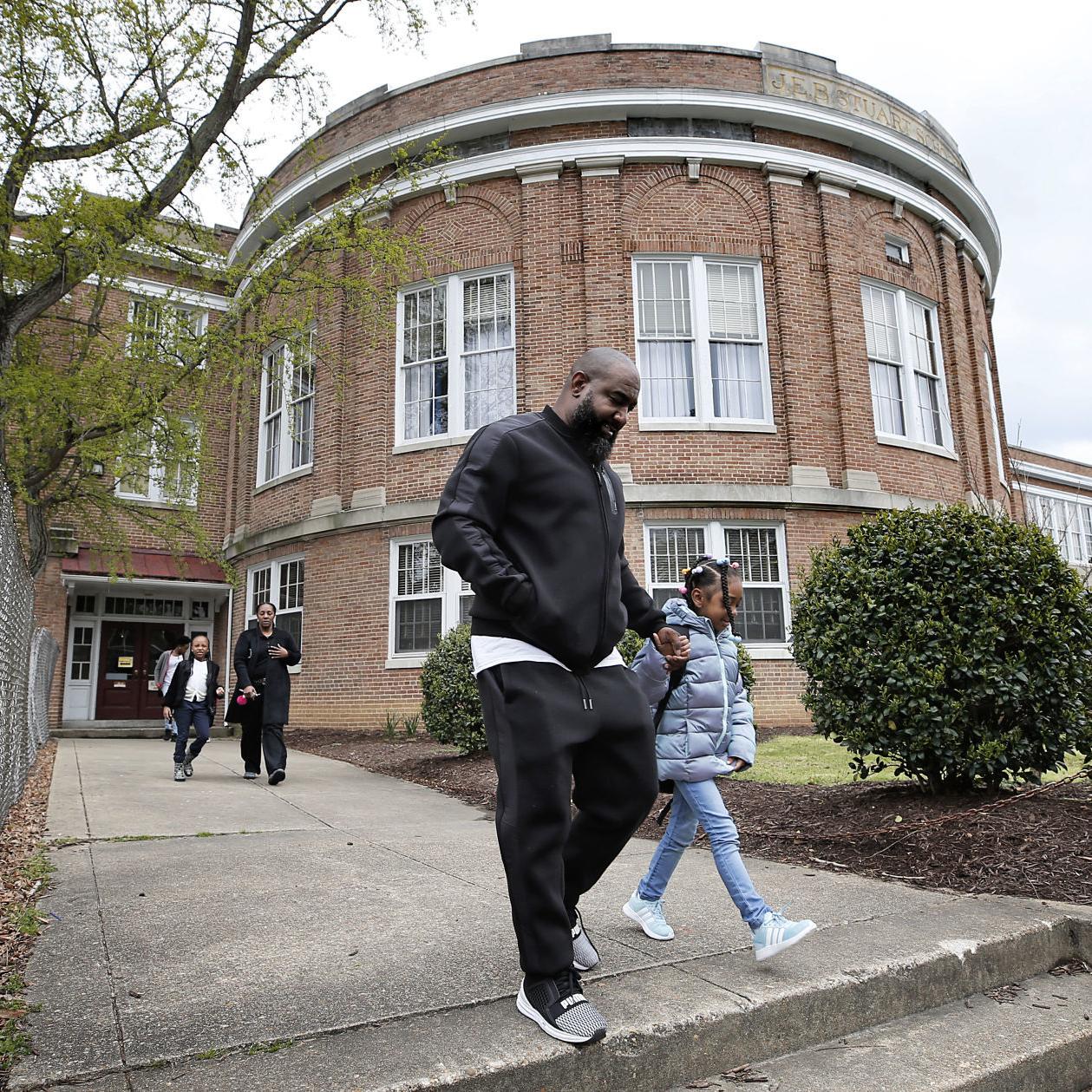 Residents Weigh In On J E B Stuart School Name Change Richmond Local News Richmond Com Jeb Stuart High School Calendar