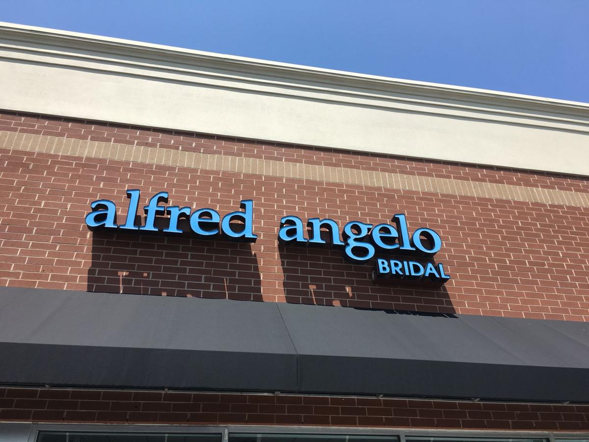 Brides Angry About Alfred Angelo Bridal Chain Abruptly Closing Its Stores Including 1 In Short Pump Business News Richmond Com