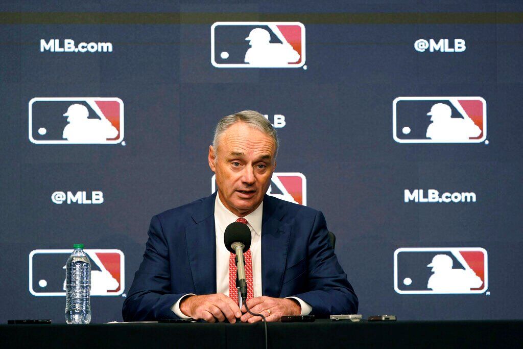 Manfred apologizes for calling WS trophy a 'piece of metal' - The