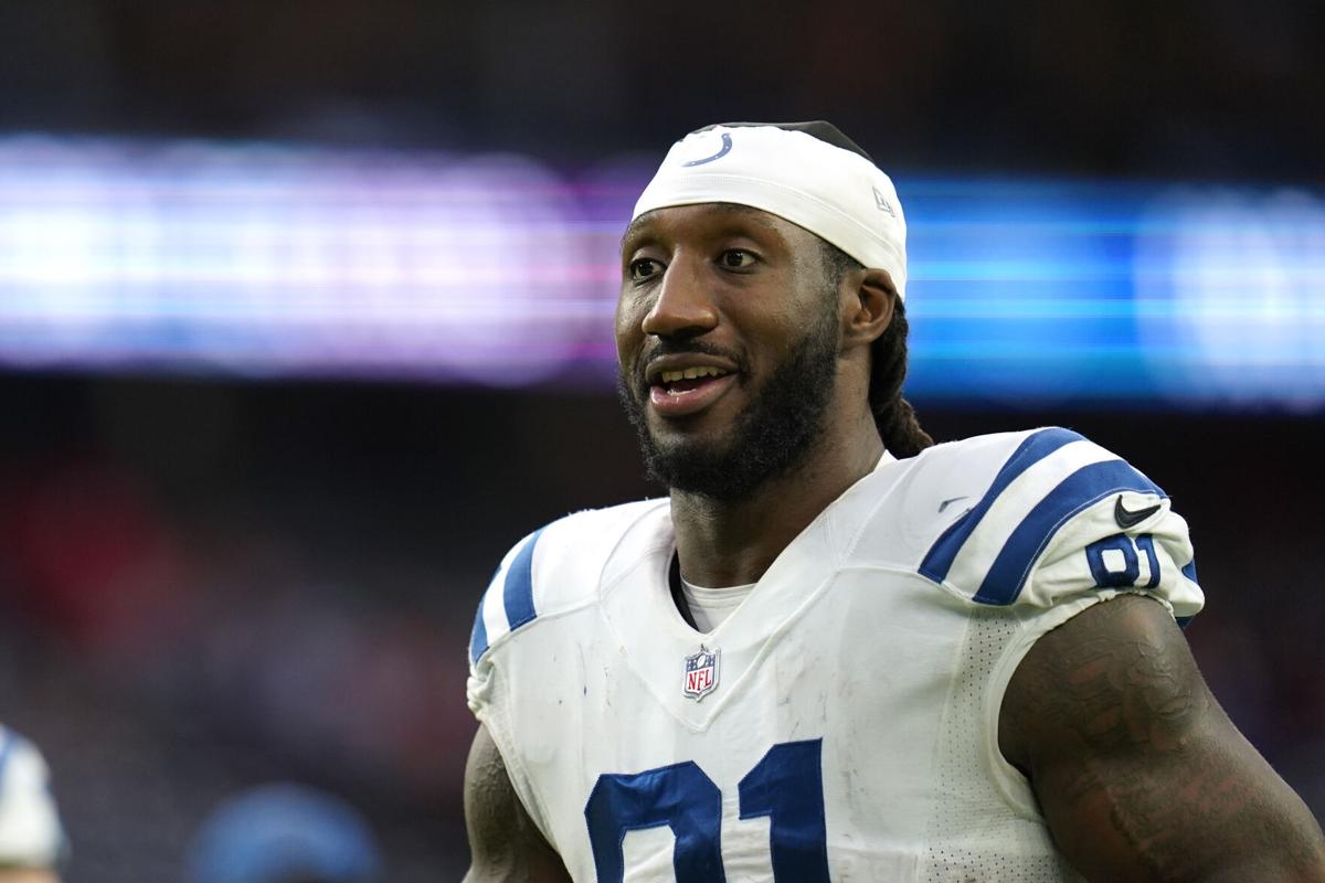 mo-alie-cox-agrees-to-three-year-extension-worth-up-to-18-million-to-stay-with-colts