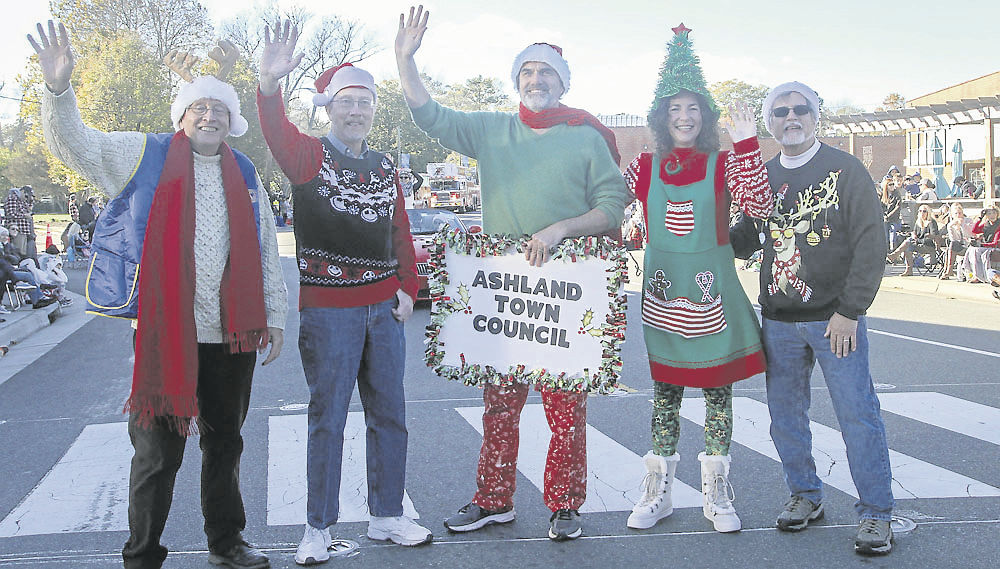 Ashland kicks off season with Olde Time Holiday Parade Mechanicsville