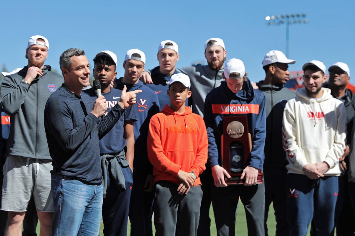 Thousands Gather To Welcome Home Final Four Bound Uva Basketball