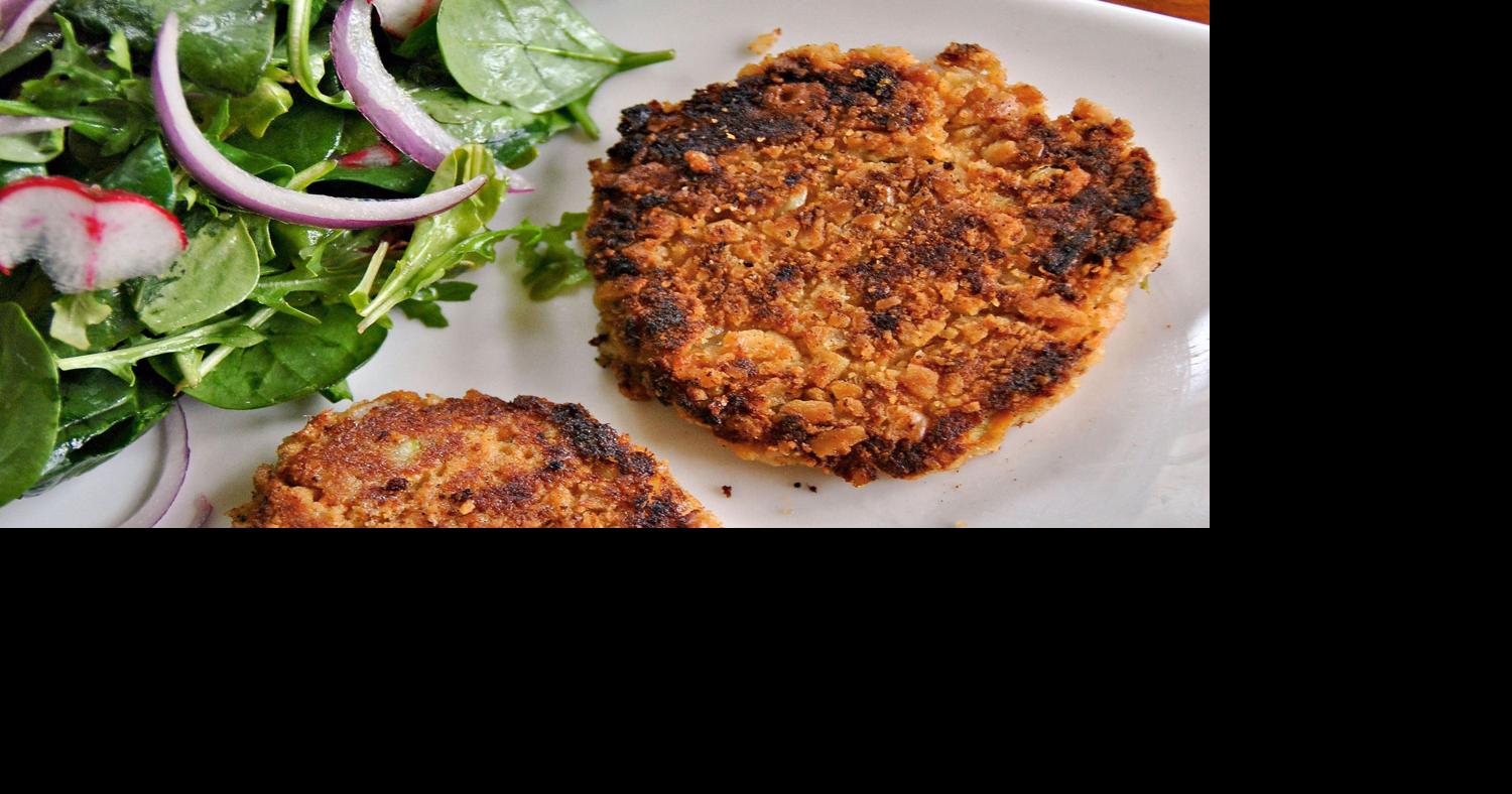 Recipe Deviled Salmon Cakes with Lemon Yogurt Sauce