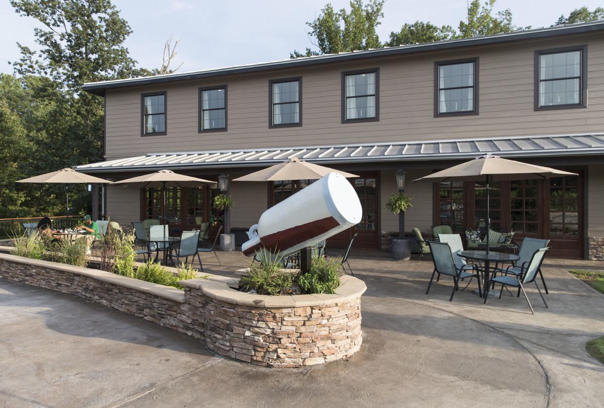 On Jefferson Davis Highway, Ashton Creek Vineyard taps in to wine