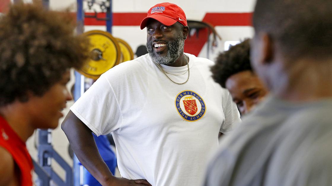 Hermitage Football Coach Resigns After A Stunning 1 9 Season 804
