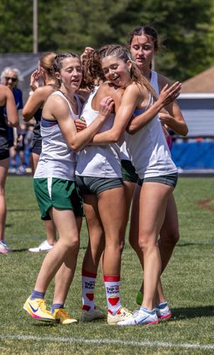 Hanover Girls 4x800 JLK_8929.jpg