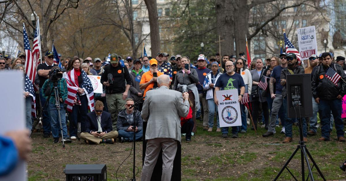 Fotos: Protest für Waffenrechte zieht Menschenmenge zum Capitol Square in ...