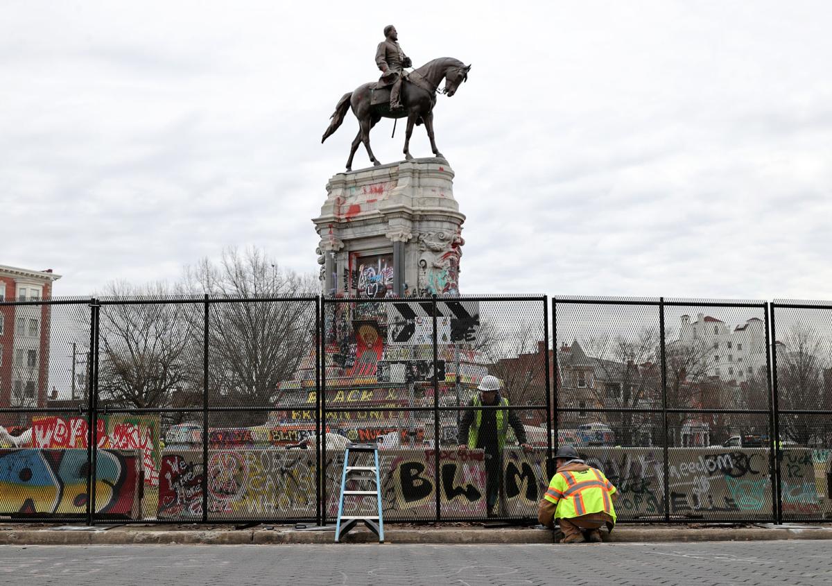 State installs fence around Lee Monument to prepare for statue's future