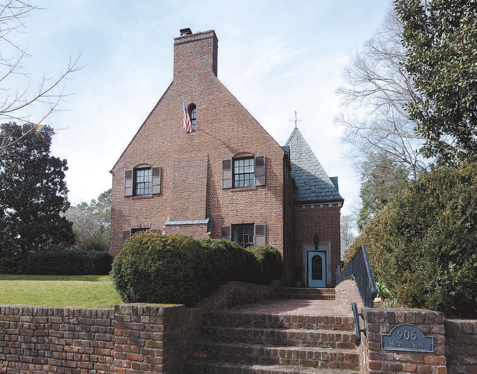 906 Westover Road: A 1929 Tudor House ‘reveals Itself In Stages As You ...