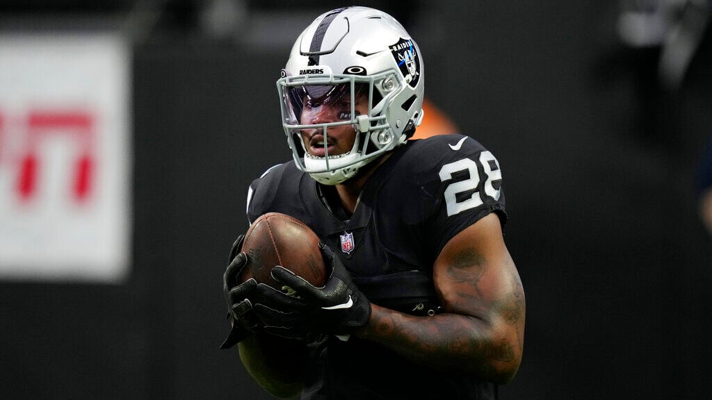 Jacobs looks to open talks with Raiders