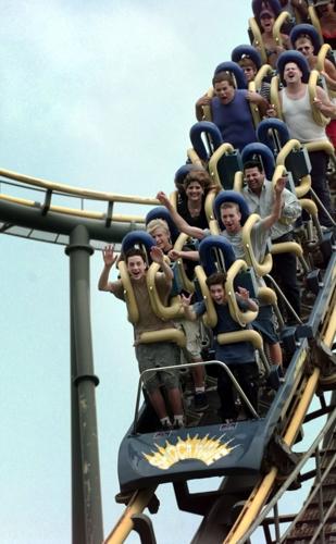 Henfald hærge Hover It's the last weekend for Kings Dominion's Shockwave roller coaster