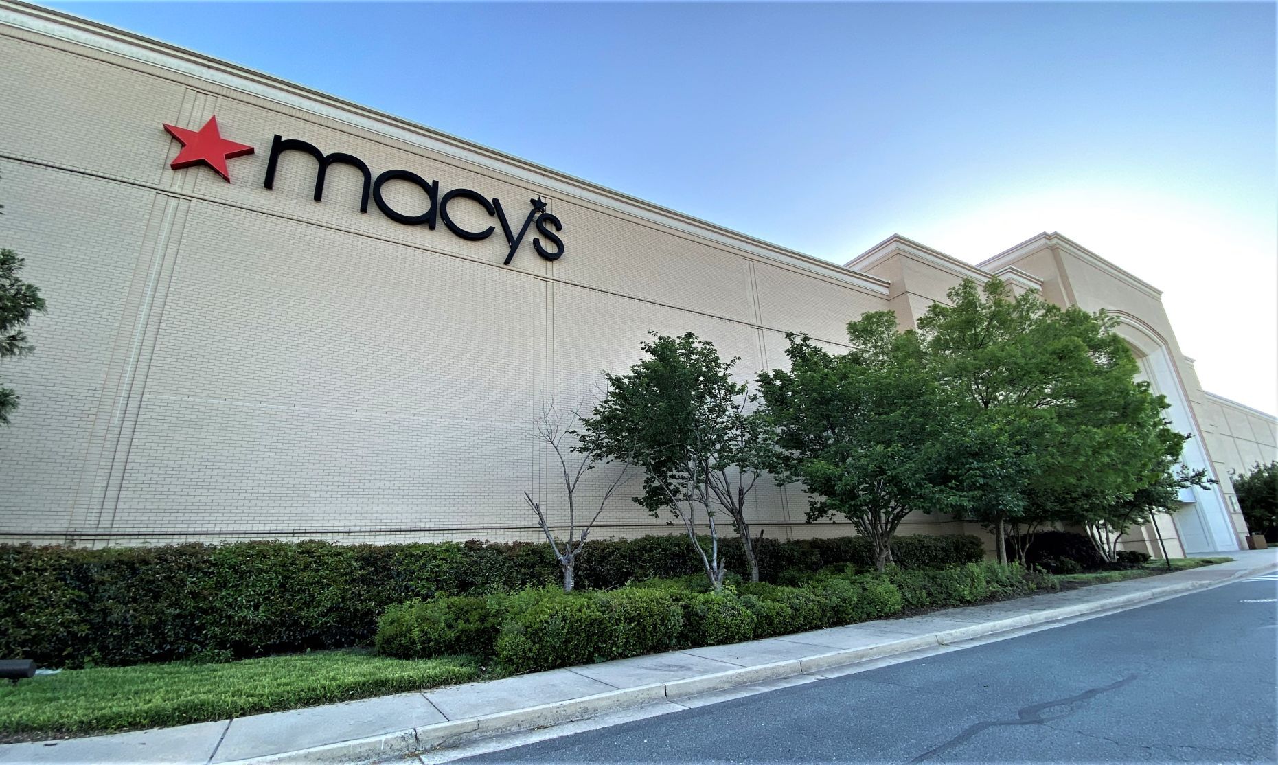 Macy's To Bring Its Off-price Backstage Store-within-a-store Concept To ...