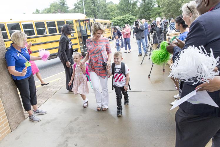 It's back to school for Bellwood students; first Chesterfield school with  year-round calendar opens doors