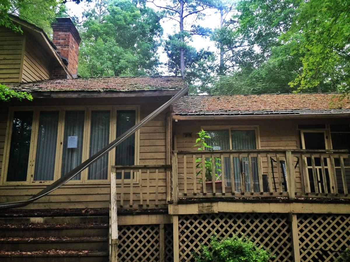 Abandoned homes nag Brandermill Chesterfield County