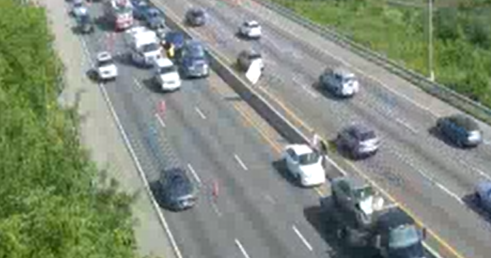 Crash shuts down multiple lanes of I-95 South in Richmond