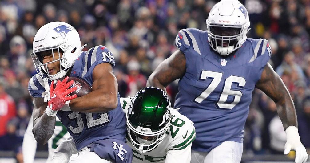 Richmond's Super Bowl heroes Henderson (Hopewell), Moses (Meadowbrook) bear 804 standard