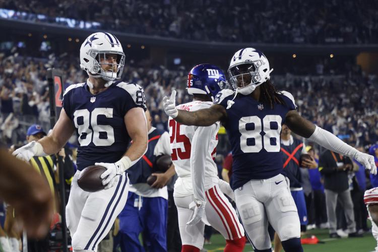 Lamb Sets Table on Thanksgiving as Cowboys Beat Giants 28-20