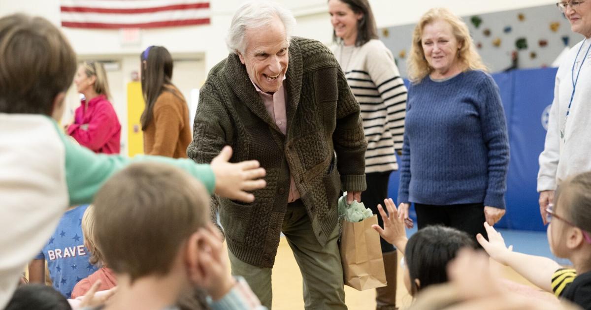 Henry Winkler spricht zu den Studenten von Chesterfield: 'Jeder von euch ...