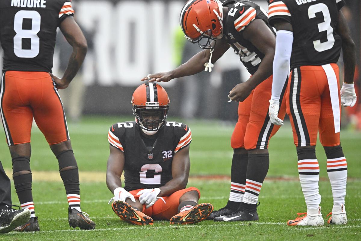 Watson debuts for Browns; Jets' Wilson injures right knee