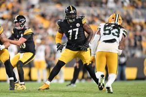 FOOTBALL-NFL-PIT-GB/