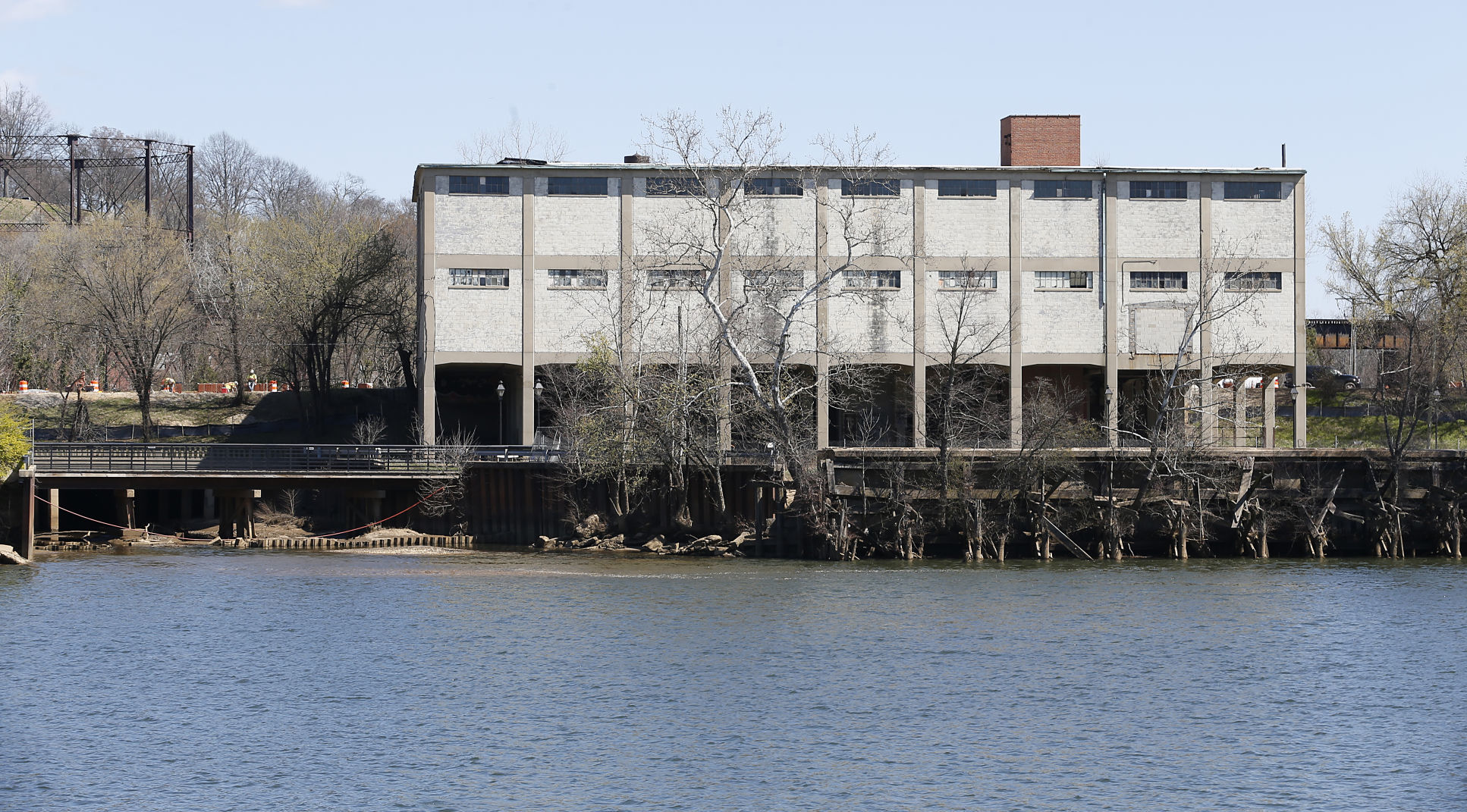 Richmond wants to redevelop vacant waterfront warehouse