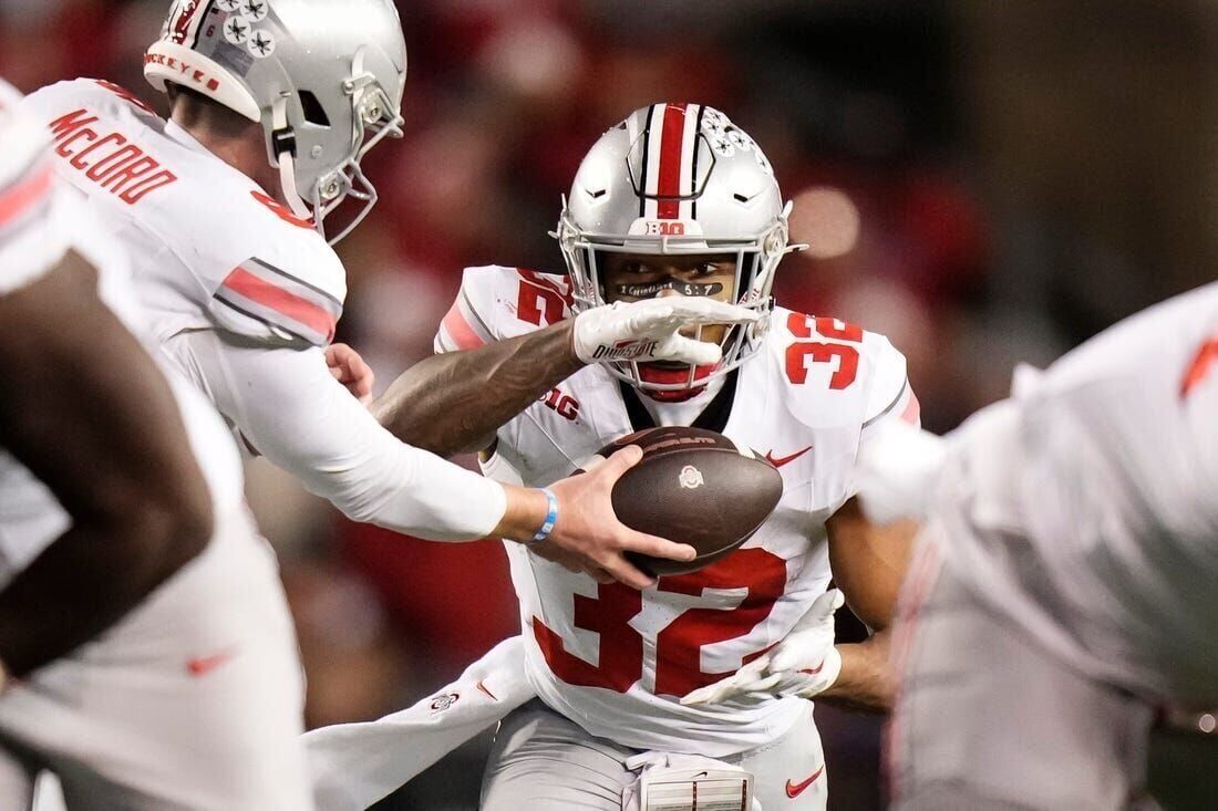 Ohio State football player called out for Apple Watch during game