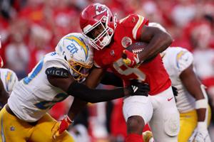 FOOTBALL-NFL-KC-LAC/