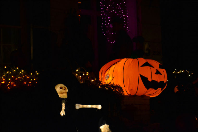 Halloween On Hanover Ave - Inside 'The Pirate House'