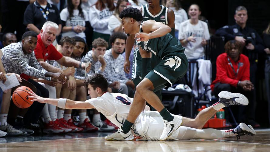 No. 4 Michigan State rebounds, drops Southern Indiana