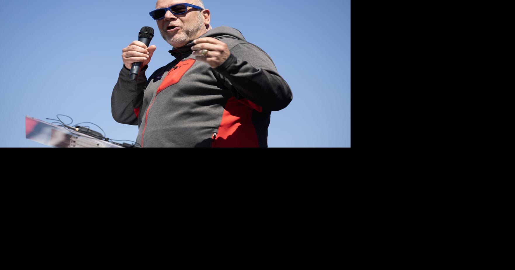 Flying Squirrels boss Lou DiBella has fought in defamatory ring before, and he's 1-0