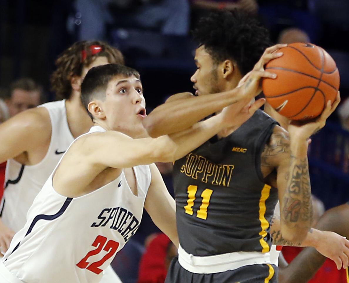 Spiders Freshmen Experience Growth Spurt In 82 47 Win Over Coppin