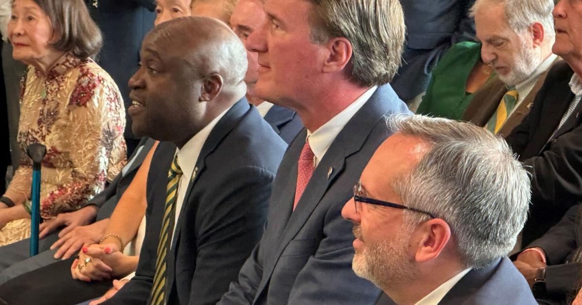 Va. governor visits George Mason to celebrate energy center