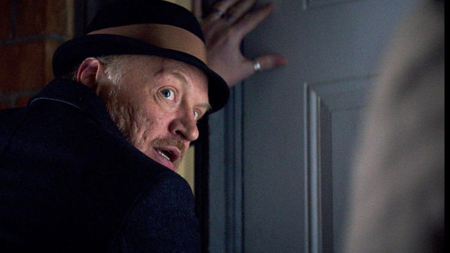 Movie Review Even The Cast Is Too Familiar With The Plot To Be Scared By Poltergeist Movies And Television Richmond Com Determining the difference between poltergeist activity and ghosts or haunting activity can be difficult. movie review even the cast is too