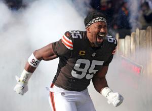 Reports: Browns trading DE Myles Garrett to Rams; Eagles sending WR Brown to Patriots