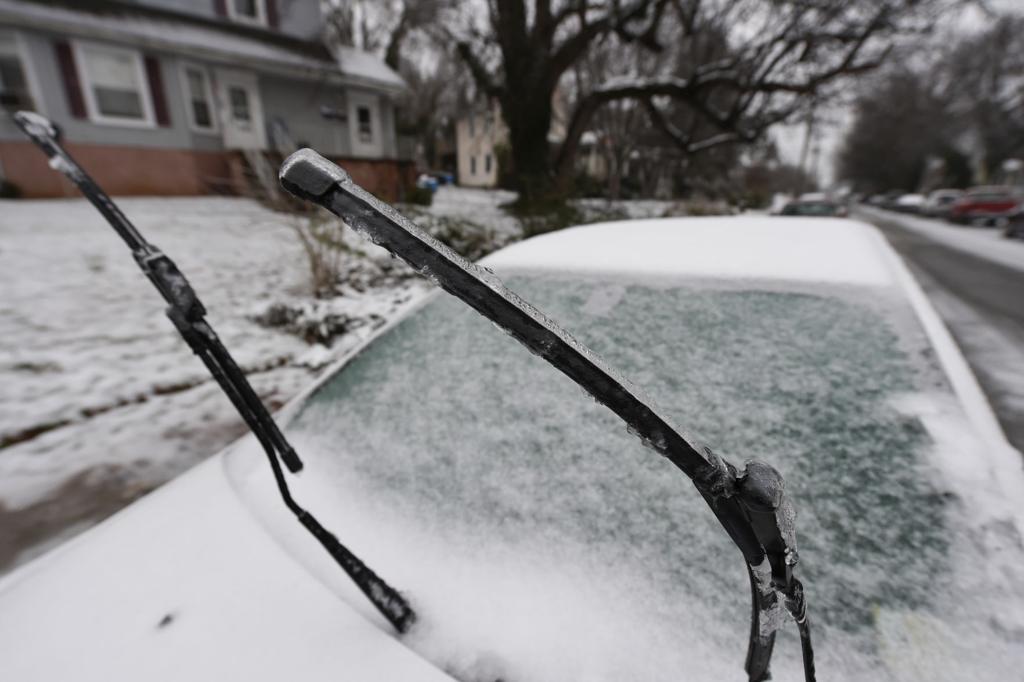 More Than 115 Photos Of Wintry Weather Across Virginia North