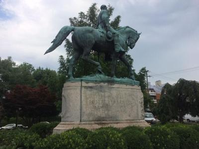 Black Lives Matter Graffiti Removed From Robert E Lee Statue In Charlottesville Virginia Richmond Com