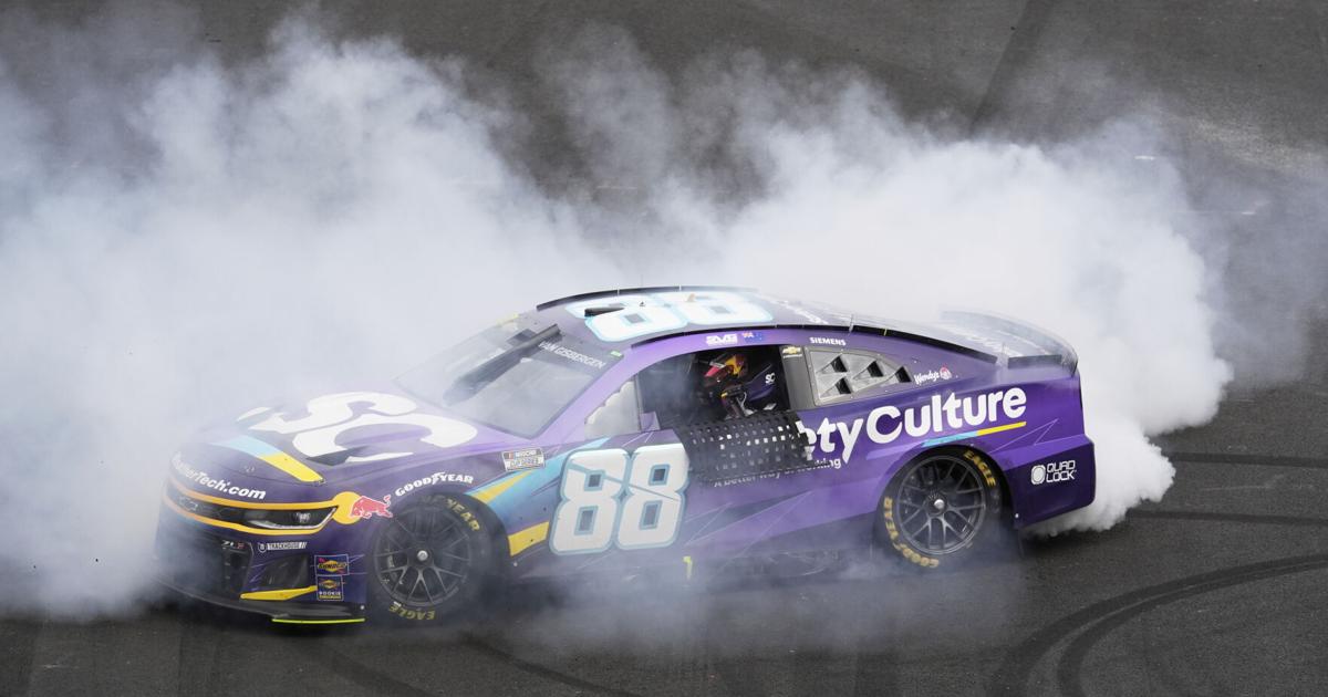 Hallman: On NASCAR in Mexico City, Richmond and ... Newton, Iowa!?