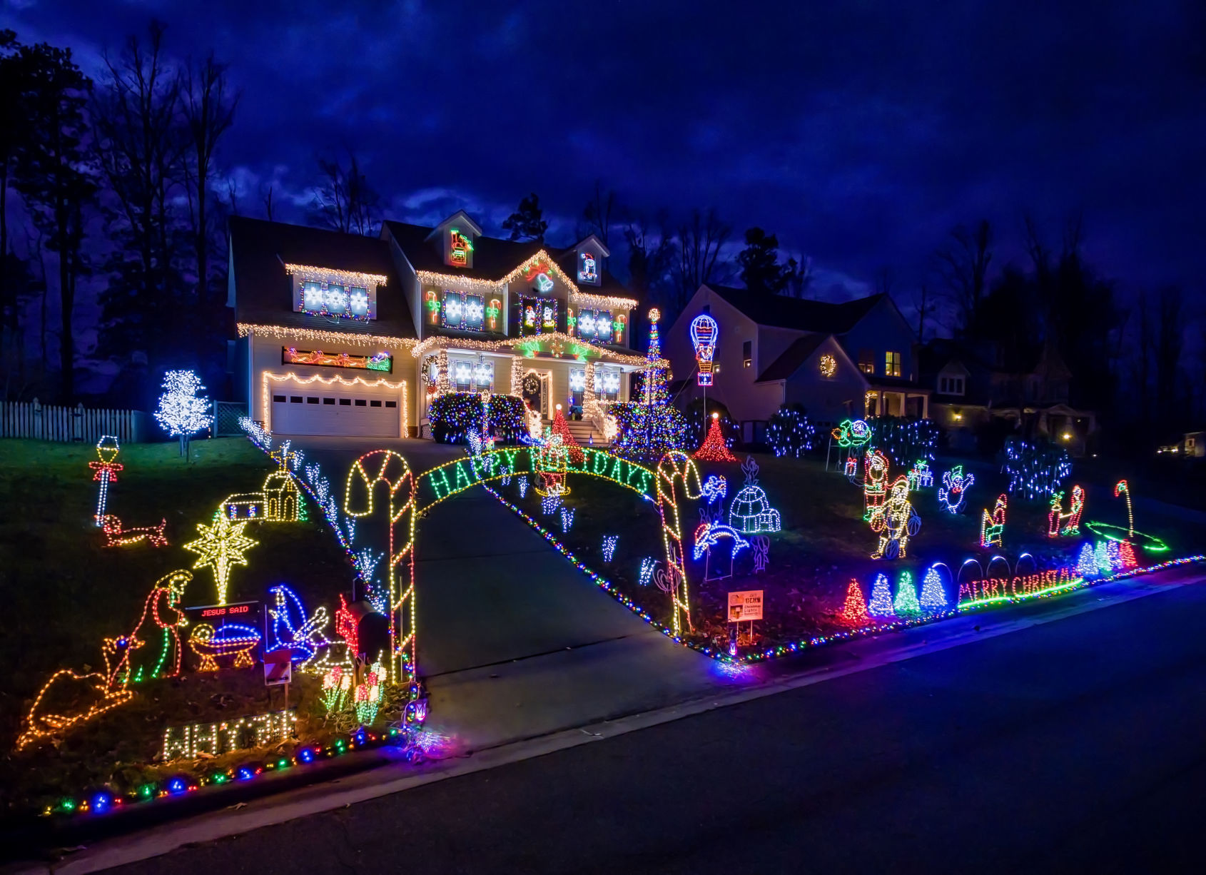 Popular Brandermill 'tacky Light' House Lighting Up This Year And More ...