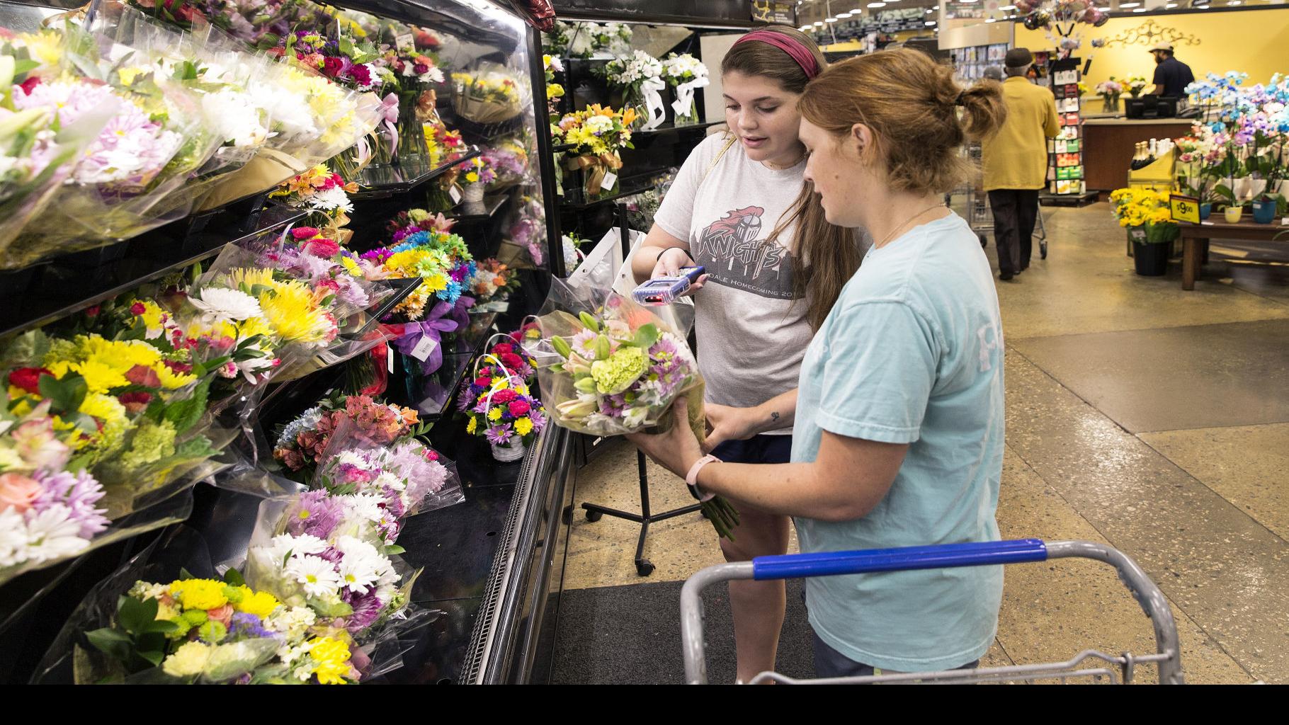 Avoiding The Grocery Checkout Line Kroger Debuts Self Scan Bag Go Technology At Willow Lawn Store Business News Richmond Com