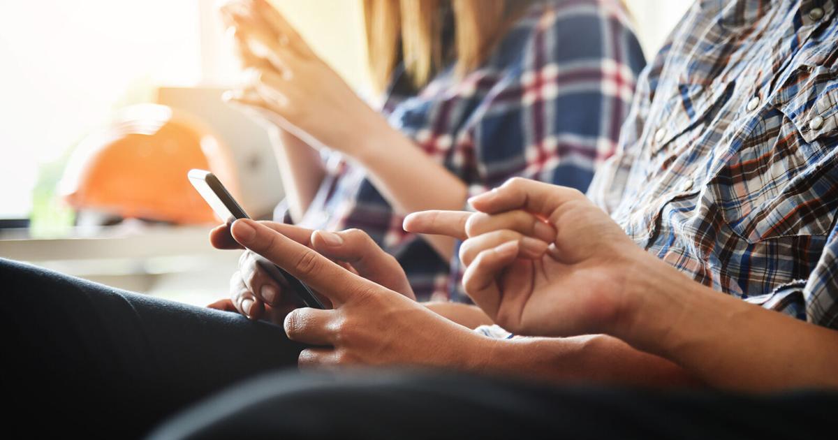 Vindman, Kiggans cross aisle in bid to get phones out of classrooms